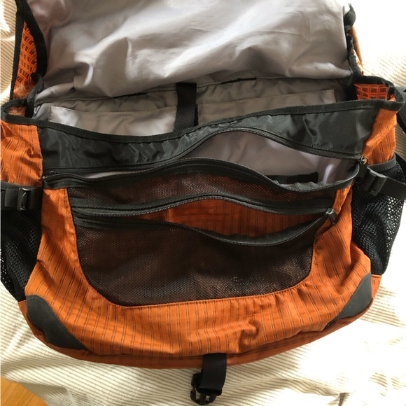 L.L. Bean messenger bag in orange - Picture 10 of 11